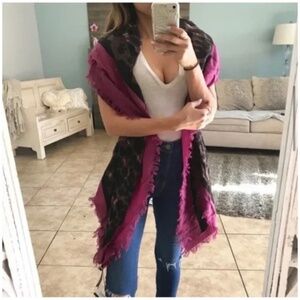 🪞 NWT RARE Authentic Coach Printed Wrap Silky Scarf